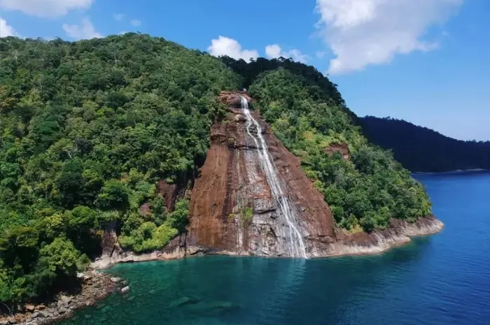 Pulau di Sumatera Utara yang Memadukan Keindahan Alam Luar Biasa & Budaya Unik